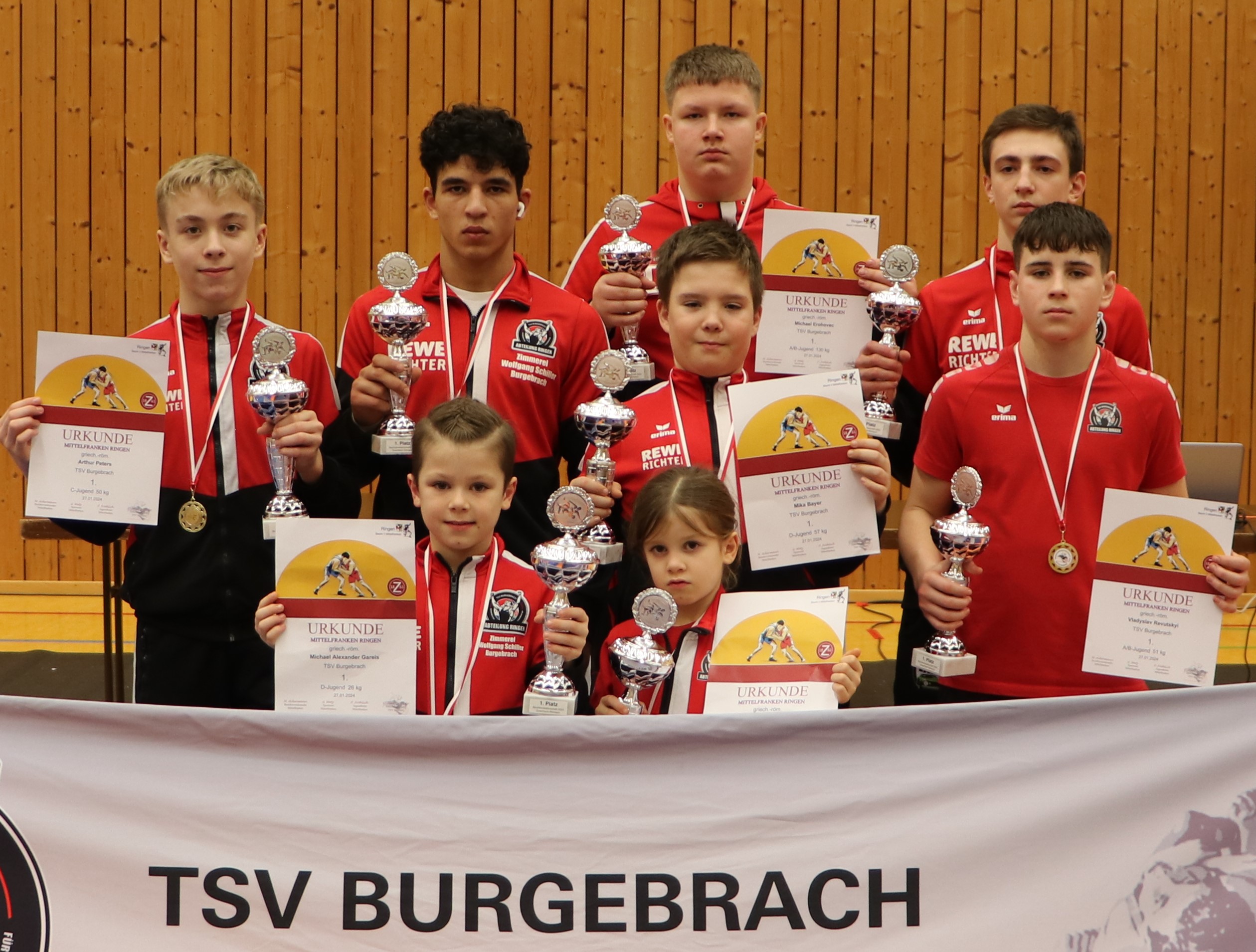Read more about the article Burgebracher Nachwuchs holt in Zirndorf achtmal Gold