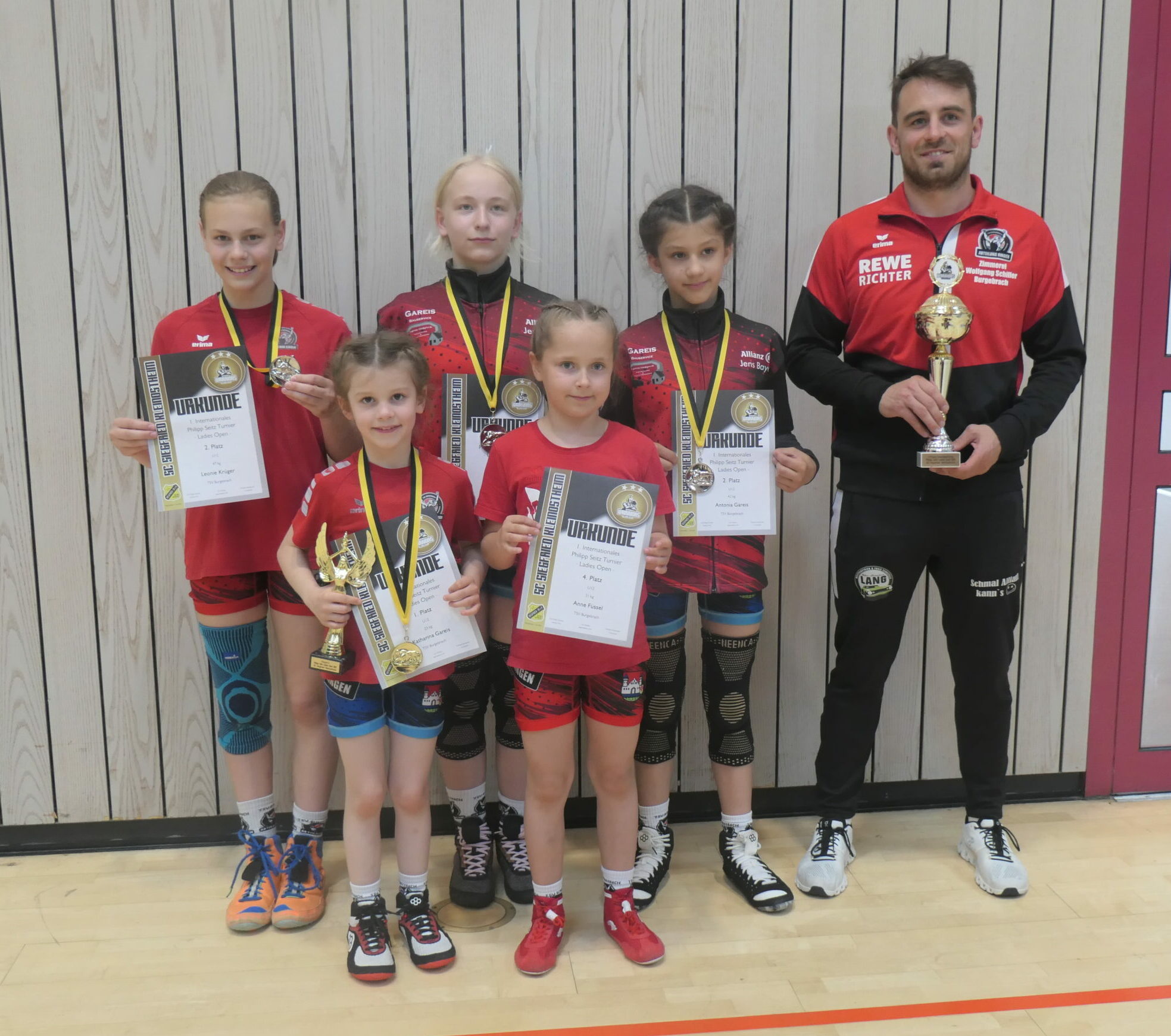 Read more about the article „Doppelkampftag“ für Juniorinnen