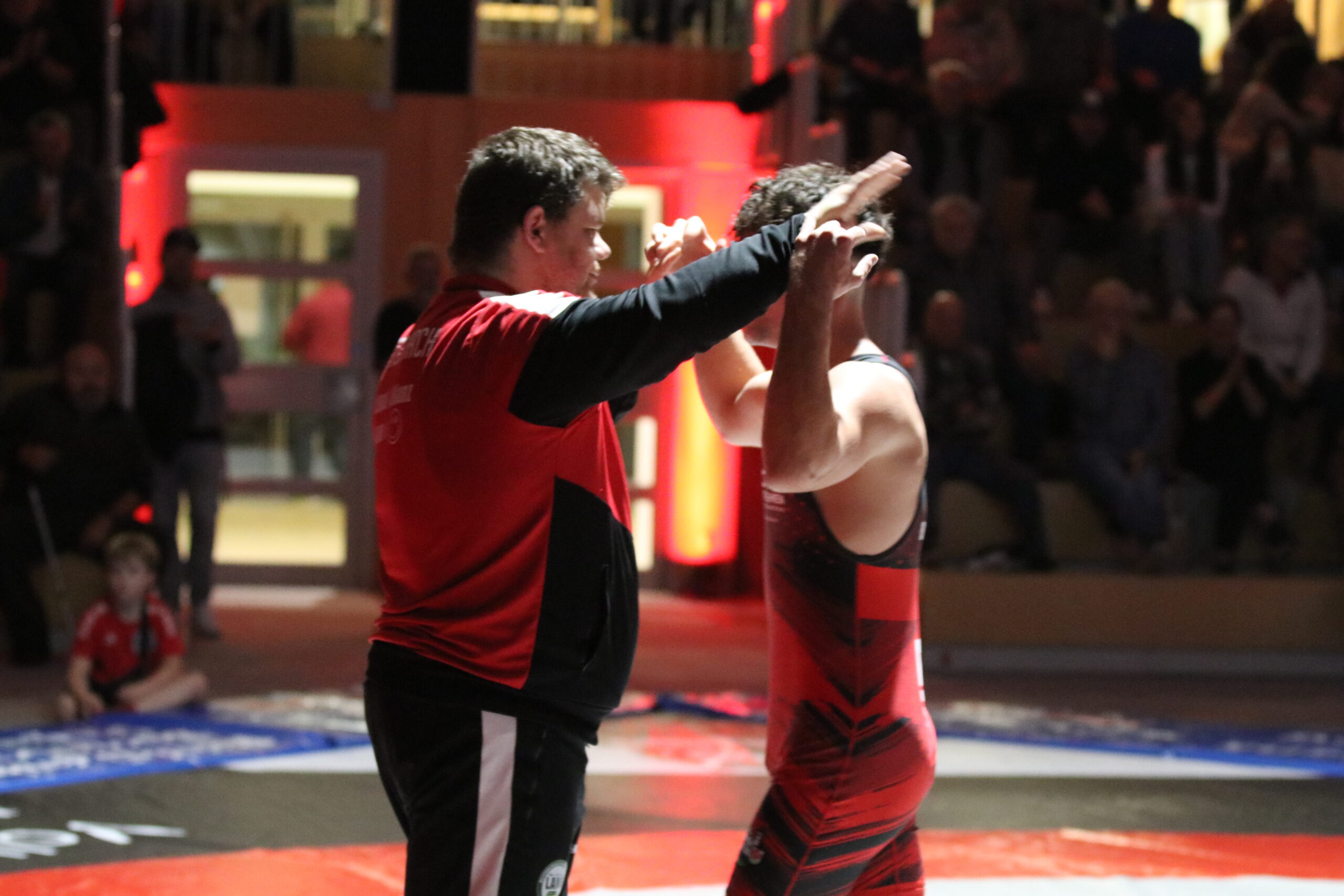 Read more about the article TSV-Ringer triumphieren in packendem Duell gegen den TV Geiselhöring